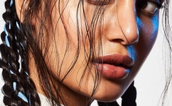 我被同桌吸奶的故事